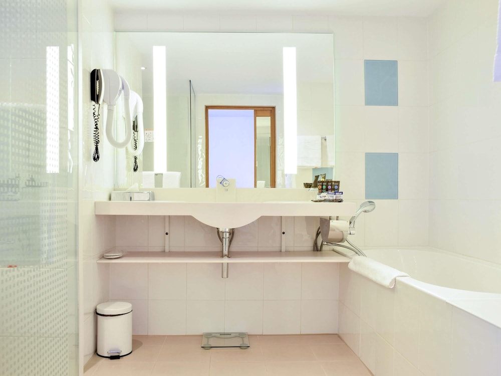 Suite junior, 1 cama doble del hotel Novotel Bucharest City Centre. Foto 7