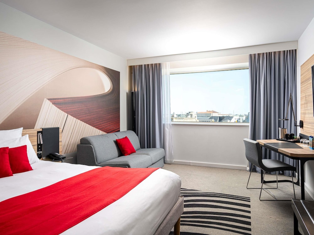 Habitación superior, 1 cama de matrimonio con sofá cama del hotel Novotel Bucharest City Centre. Foto 4