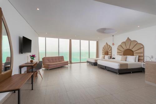 Suite Junior con vistas al mar del hotel Cartagena Dubai. Foto 2