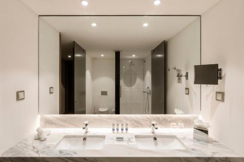 Habitación Doble Superior - 2 camas del hotel Boeira Garden Porto Gaia, Curio Collection By Hilton. Foto 1