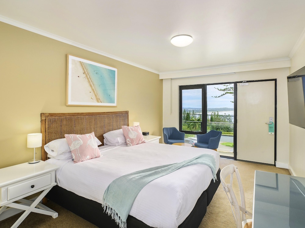 Habitación Estándar con Cama King y Bañera de Hidromasaje del hotel ibis Styles Port Macquarie. Foto 1