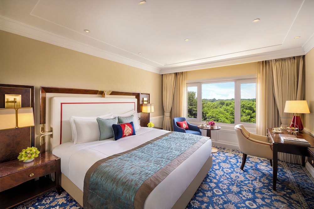 Habitación Superior con cama King y vistas al Enclave Diplomático del hotel Taj Palace, New Delhi
