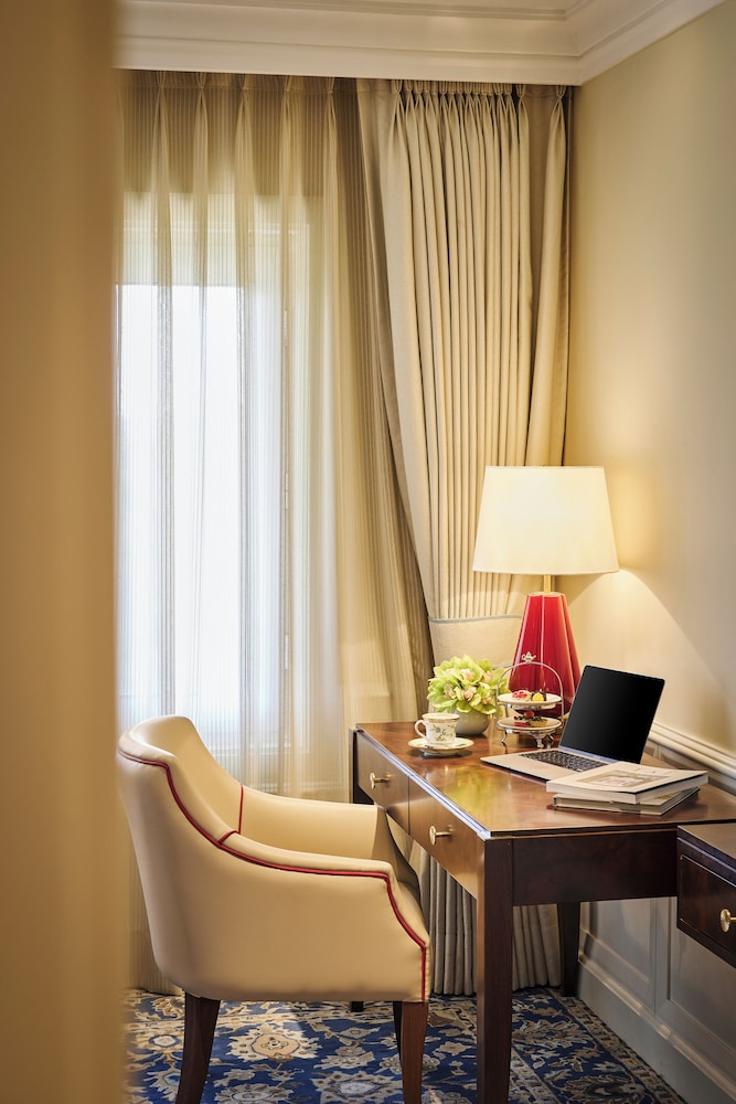Habitación Superior con cama King y vistas al Enclave Diplomático del hotel Taj Palace, New Delhi. Foto 1