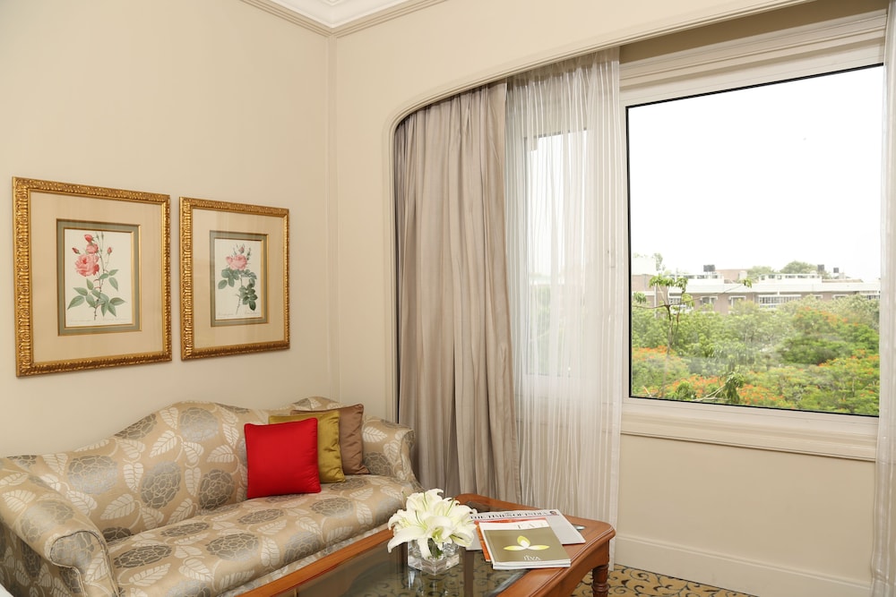 Habitación Superior con dos camas individuales y vistas al Enclave Diplomático del hotel Taj Palace, New Delhi. Foto 5