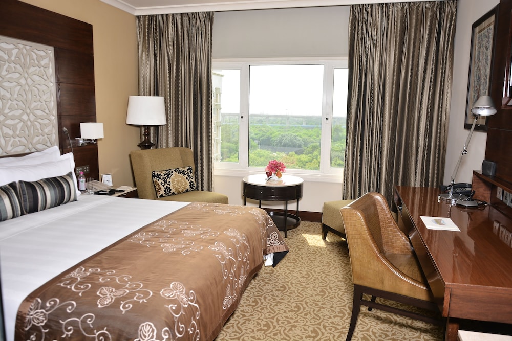 Habitación Taj Club con Cama King y Vista al Enclave Diplomático del hotel Taj Palace, New Delhi. Foto 1