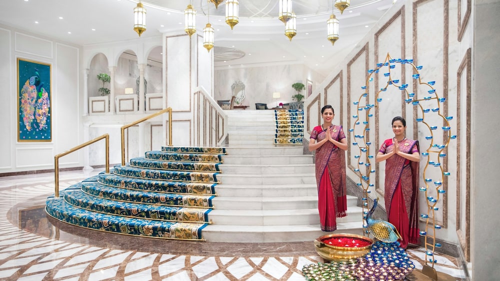Habitación Superior con dos camas individuales y vistas al Enclave Diplomático del hotel Taj Palace, New Delhi. Foto 1