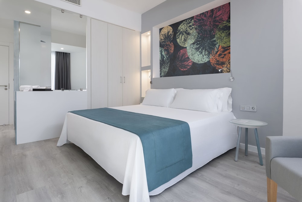 Habitación superior del hotel Occidental Las Palmas. Foto 3