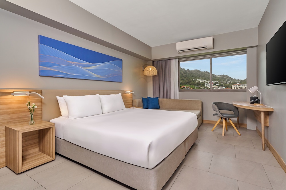 Habitación Superior, Vistas a la Montaña, 1 Cama Doble del hotel Mercure Phuket Patong Journeyhub
