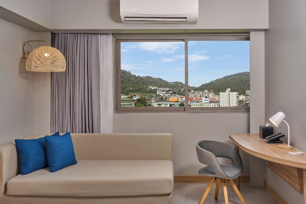 Habitación Superior, Vistas a la Montaña, 1 Cama Doble del hotel Mercure Phuket Patong Journeyhub. Foto 3