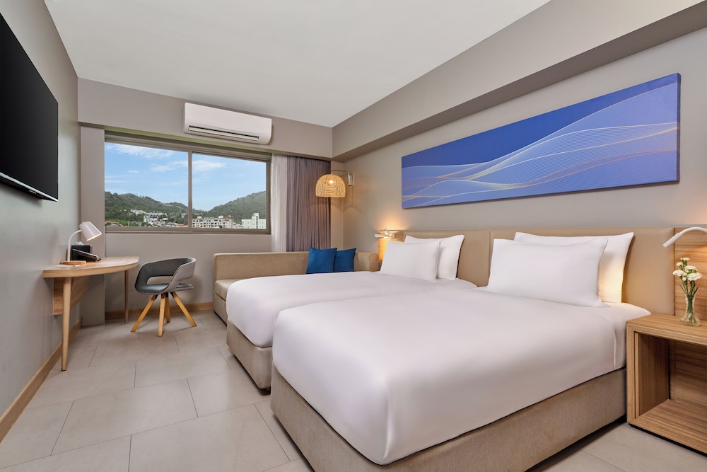 Habitación Superior, Vistas a la Montaña, 2 Camas Individuales del hotel Mercure Phuket Patong Journeyhub. Foto 3