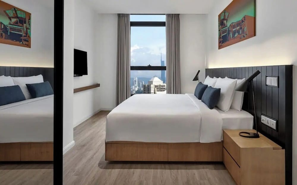 Suite de dos dormitorios con camas King (con sofá cama) del hotel Hyatt House Kuala Lumpur, Mont Kiara