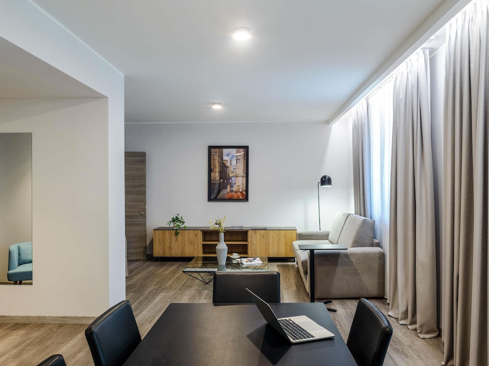 Suite Presidencial del hotel Novotel Parma Centro. Foto 4