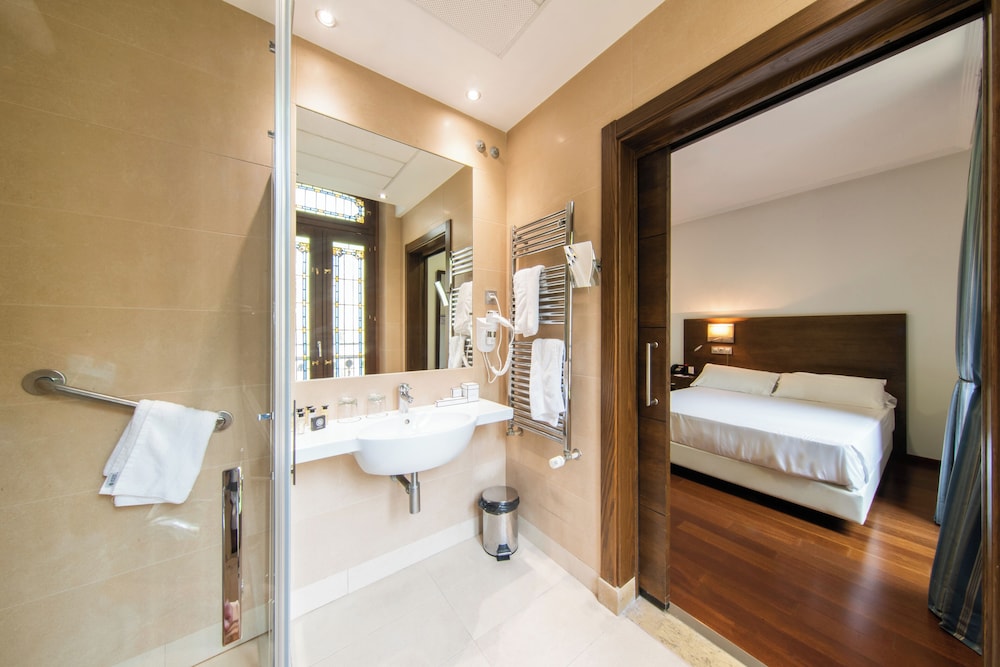 Habitación con 1 cama doble o 2 individuales del hotel Soho Boutique Oviedo. Foto 5