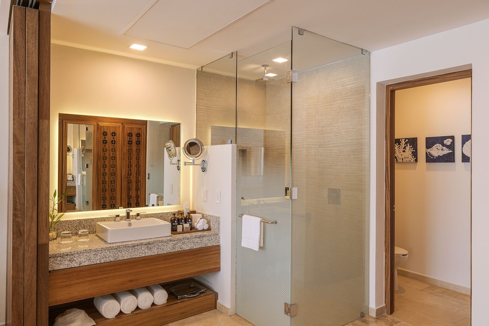 Sapphire Room del hotel Sensira Resort & Spa Riviera Maya All Inclusive. Foto 4