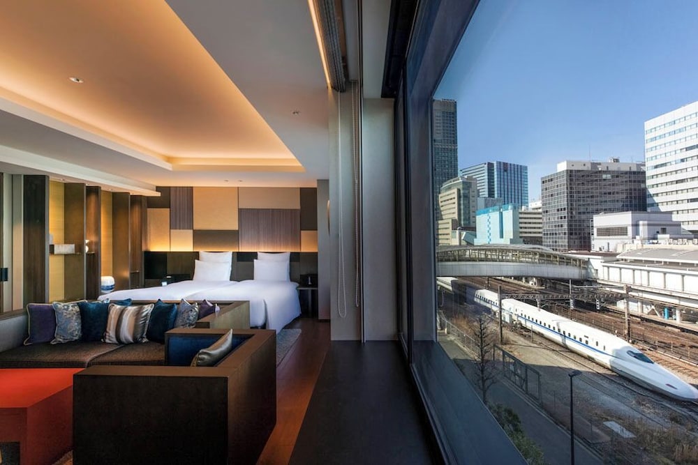 Suite Superior, Acceso al Lounge, 2 camas individuales del hotel Pullman Tokyo Tamachi. Foto 2