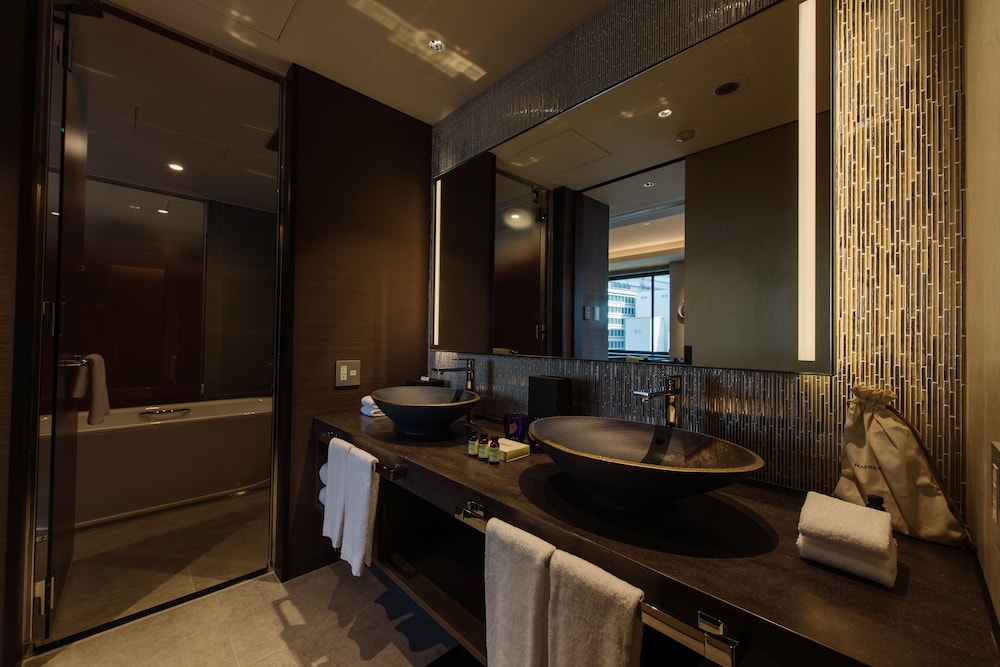 Suite Superior, Acceso al Lounge, 2 camas individuales del hotel Pullman Tokyo Tamachi. Foto 7