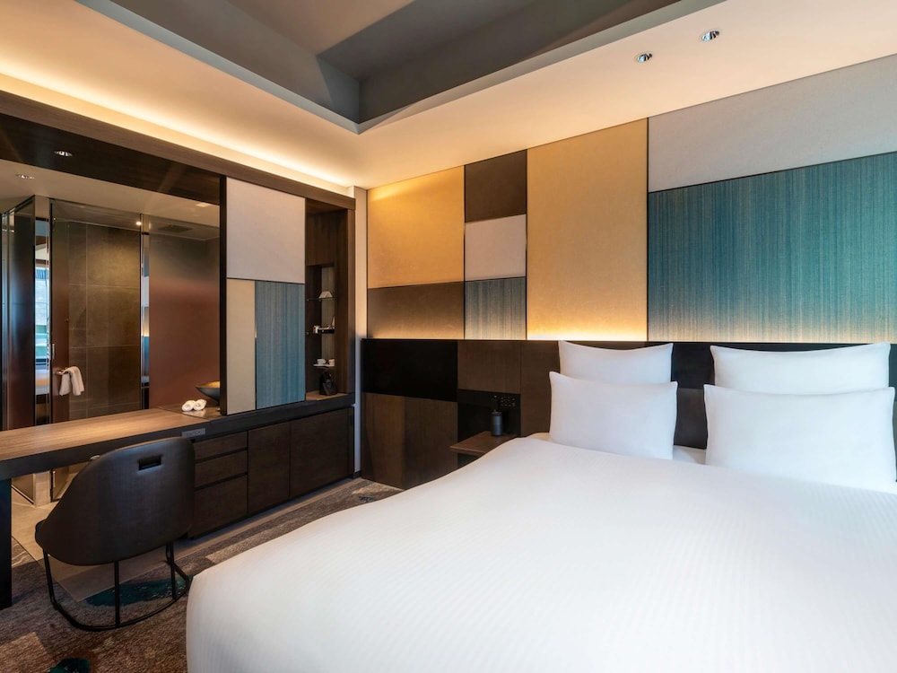 HABITACIÓN SUPERIOR con 1 cama king size del hotel Pullman Tokyo Tamachi. Foto 12