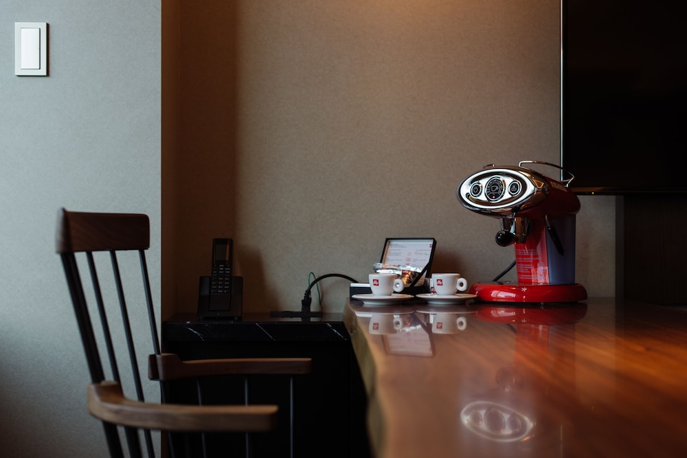 Suite Superior, Acceso al Lounge, 1 cama King del hotel Pullman Tokyo Tamachi. Foto 16