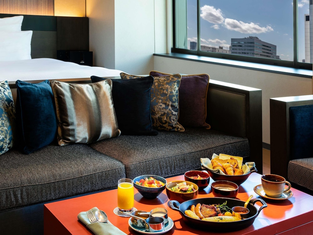 Suite Superior, Acceso al Lounge, 1 cama King del hotel Pullman Tokyo Tamachi. Foto 19