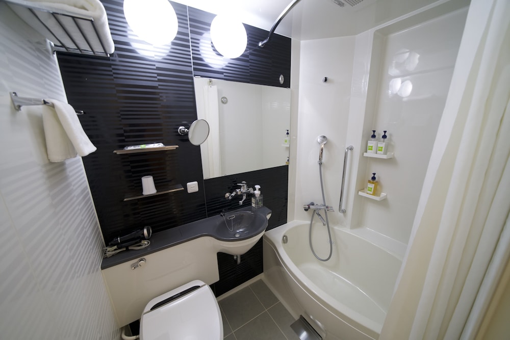 Habitación estándar doble, 1 cama doble del hotel ibis Styles Tokyo Ginza. Foto 12