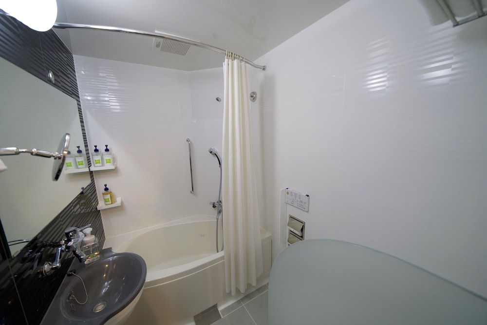 Habitación estándar, 2 camas individuales del hotel ibis Styles Tokyo Ginza. Foto 13