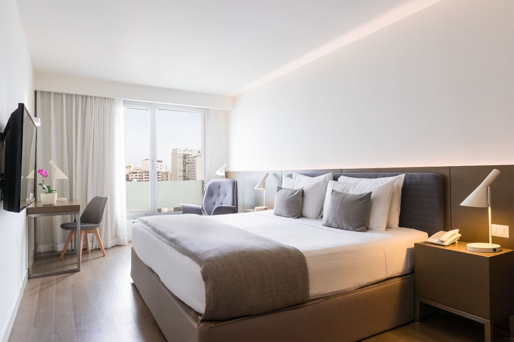Habitación, 1 cama de matrimonio grande, no fumadores del hotel Dazzler by Wyndham Lima San Isidro. Foto 1