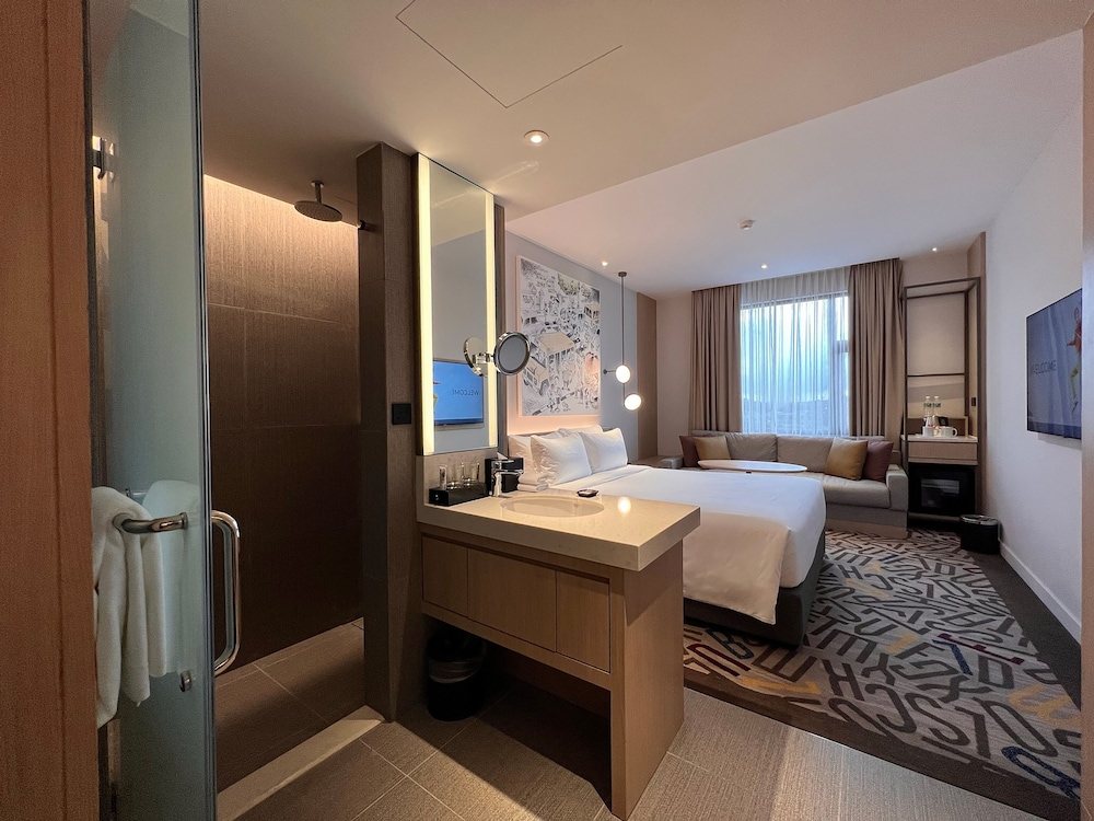 Habitación Deluxe con 1 cama doble del hotel Mercure Kuala Lumpur Glenmarie. Foto 1