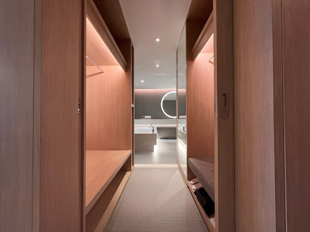 Suite Ejecutiva con 1 cama doble del hotel Mercure Kuala Lumpur Glenmarie. Foto 2