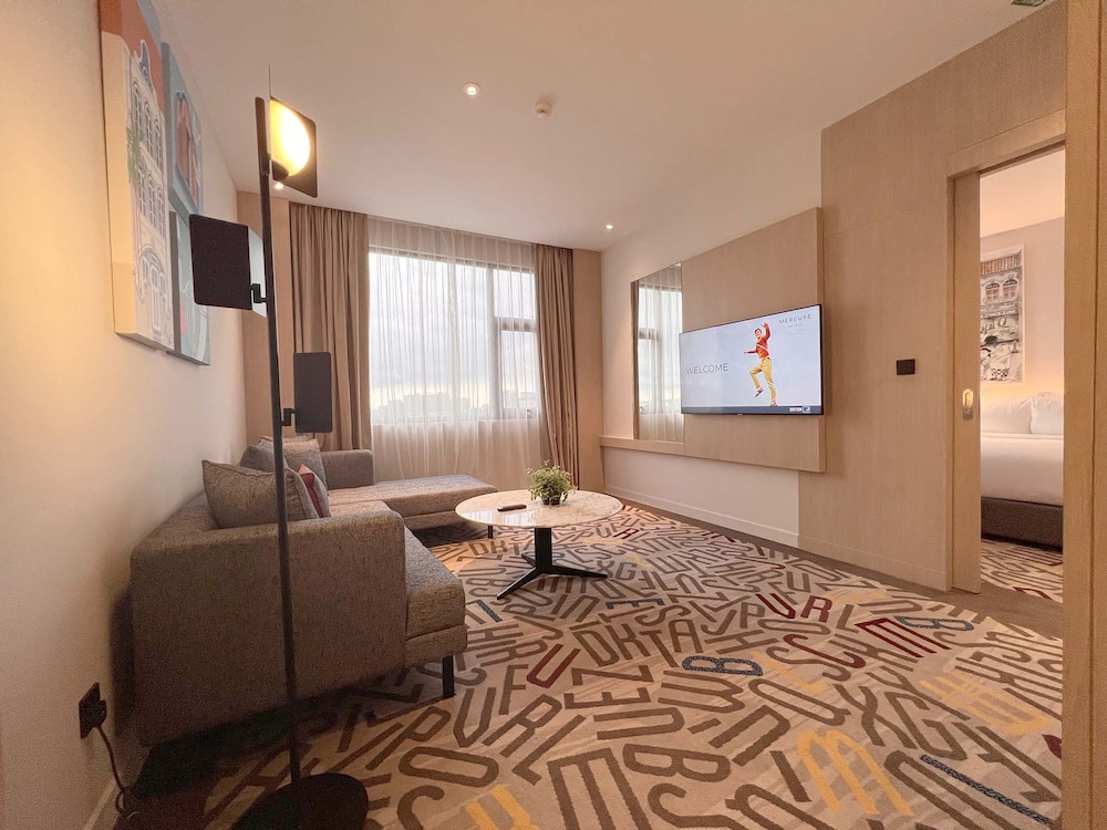Suite Ejecutiva con 1 cama doble del hotel Mercure Kuala Lumpur Glenmarie. Foto 6