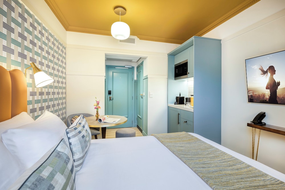 Habitación Superior del hotel Citadines Canal Amsterdam. Foto 1