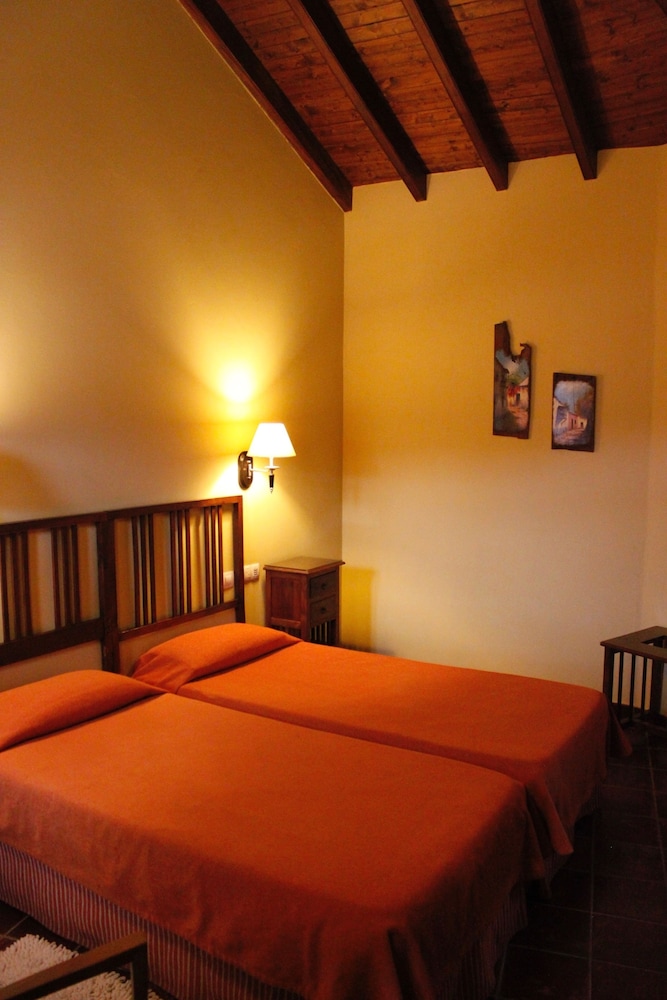 Habitación doble del hotel Rural Fonda De La Tea. Foto 1