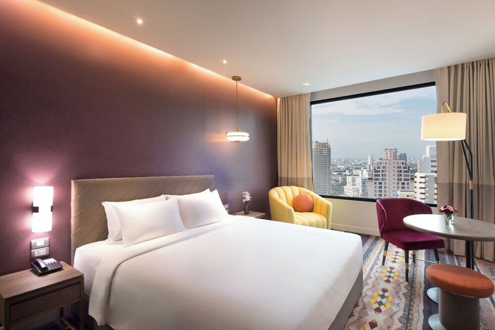 Habitaciones Superiores, 1 Cama King Size, Vistas a la Ciudad del hotel MERCURE BANGKOK SUKHUMVIT 24. Foto 3