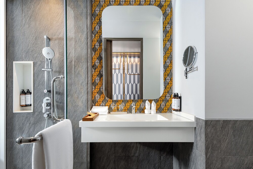 Habitaciones Superiores, 2 Camas Individuales del hotel MERCURE BANGKOK SUKHUMVIT 24. Foto 4