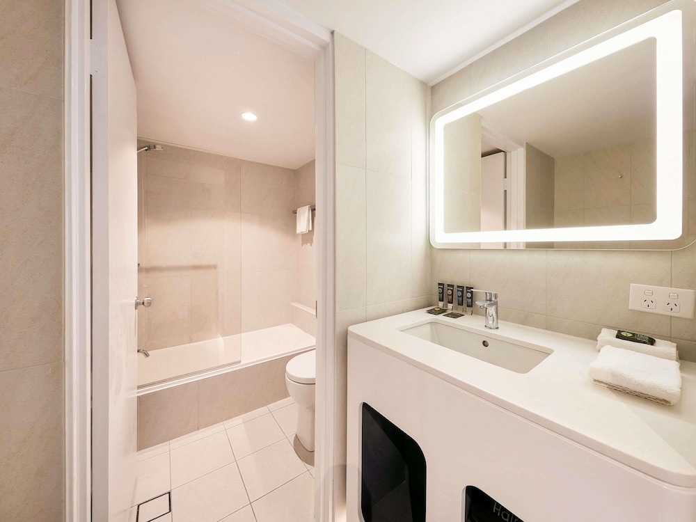 Habitación Deluxe con Vistas al Océano, 2 Camas Dobles del hotel Novotel Surfers Paradise. Foto 4