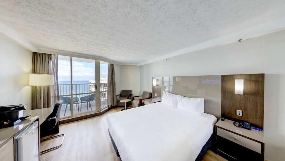 Habitación Ejecutiva con Vistas al Océano, 1 Cama King del hotel Novotel Surfers Paradise. Foto 2
