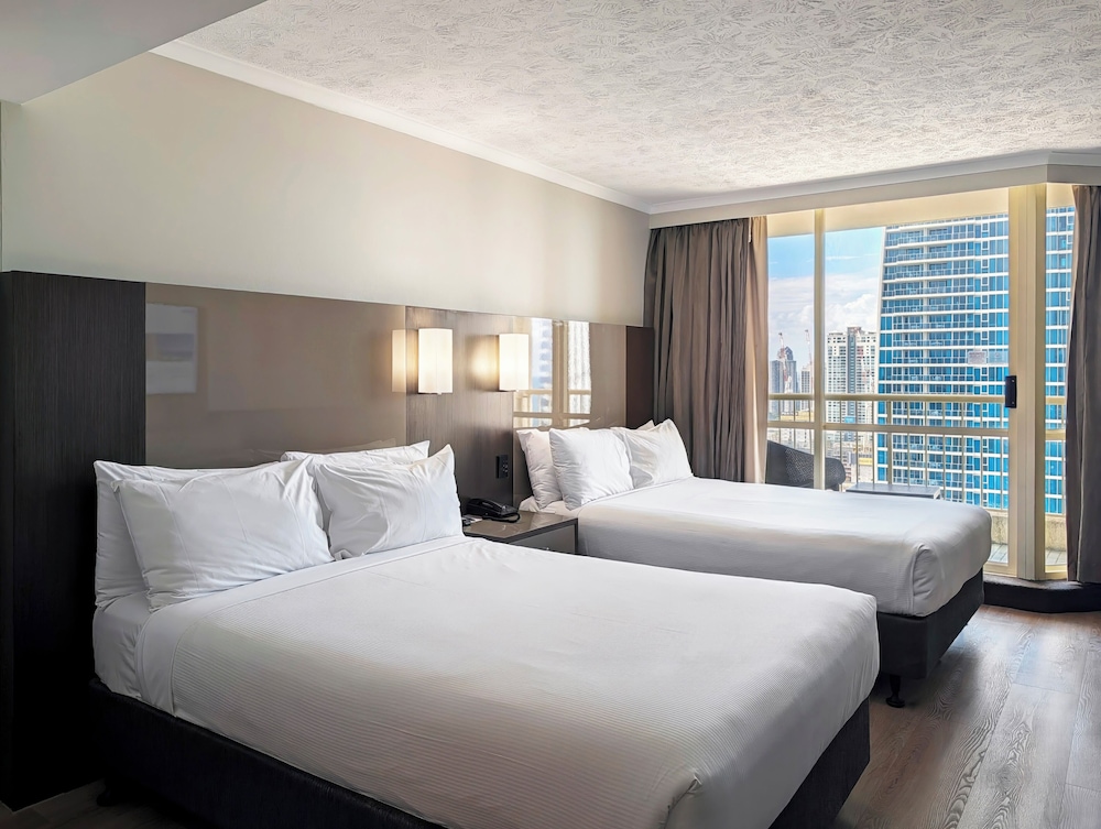 Habitación Superior con Vistas al Océano, 2 Camas Dobles del hotel Novotel Surfers Paradise. Foto 1