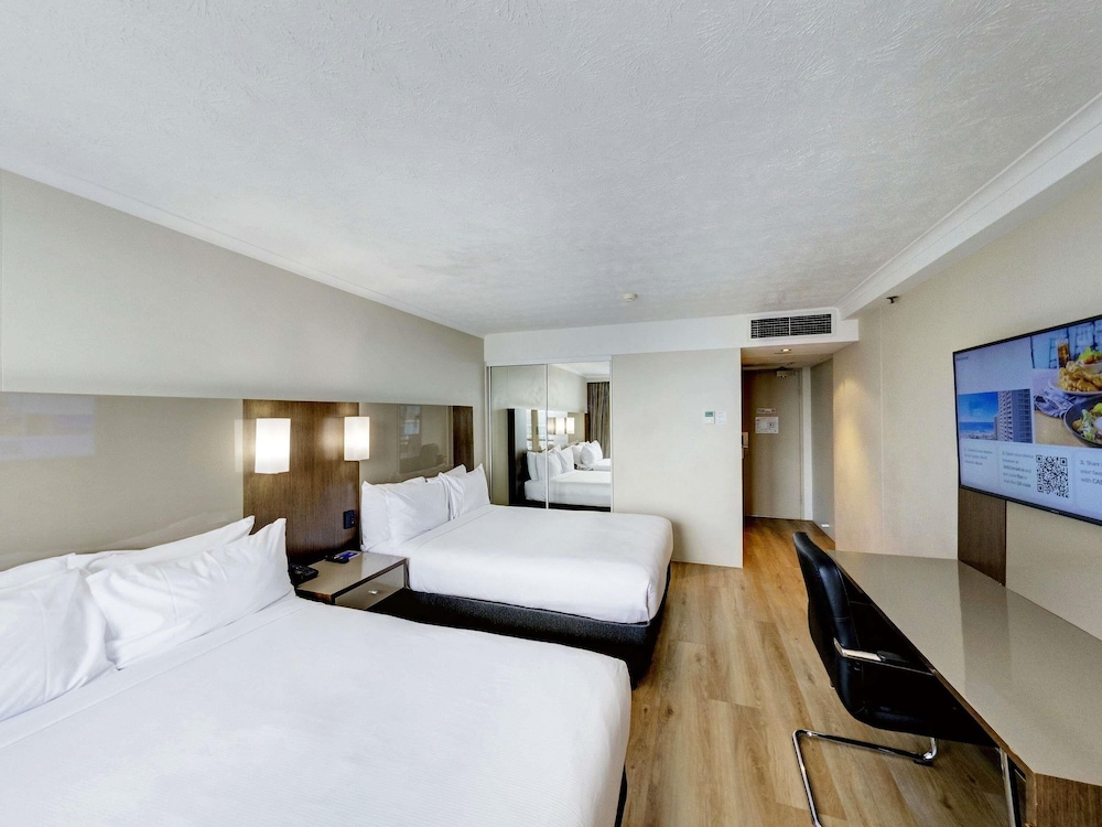 Habitación Superior con Vistas al Océano, 2 Camas Dobles del hotel Novotel Surfers Paradise. Foto 4