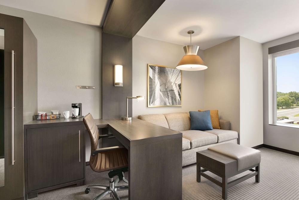 Suite, 1 cama King con sofá cama del hotel Hyatt Place Fort Lee / George Washington Bridge. Foto 4