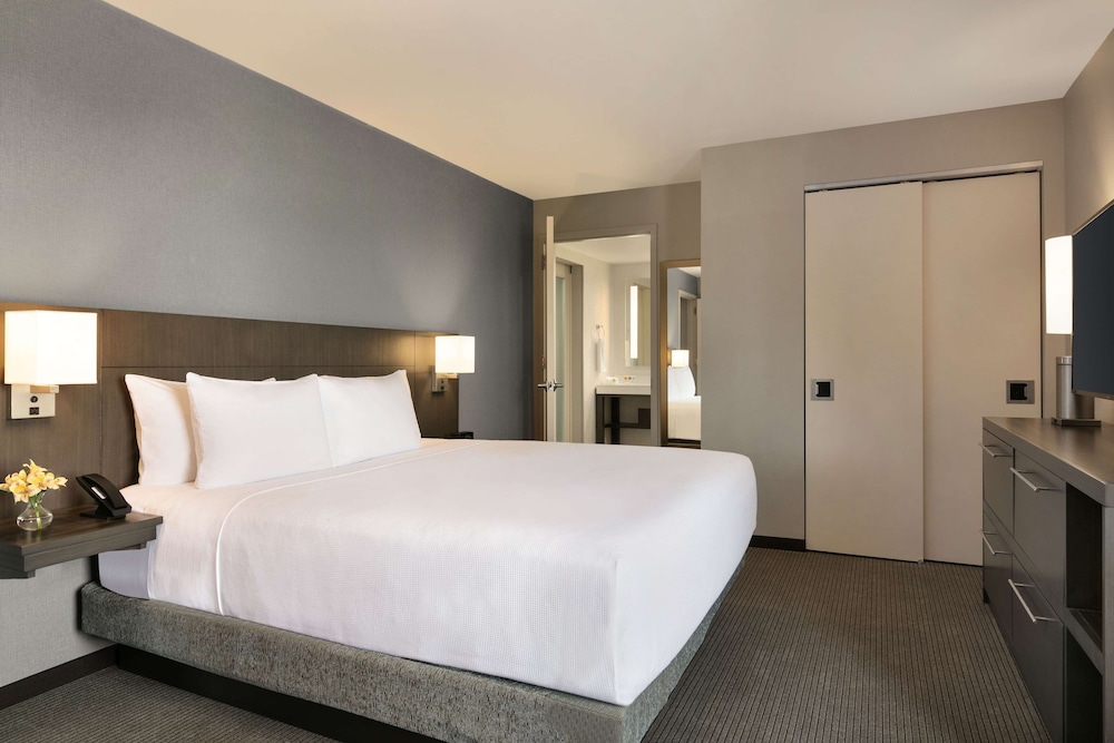 Habitación especial, 1 cama King con sofá cama del hotel Hyatt Place Fort Lee / George Washington Bridge. Foto 5