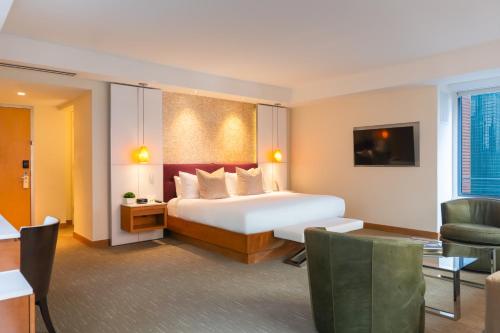 Suite Junior del hotel Concorde New York. Foto 4