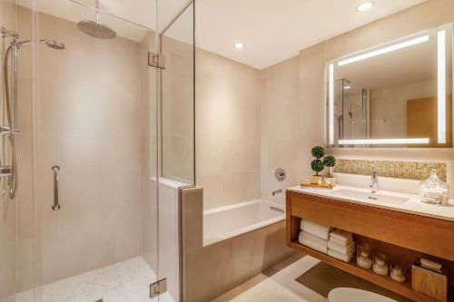 Habitación Premium con 2 camas dobles - Adaptada para personas con movilidad reducida del hotel Concorde New York. Foto 1