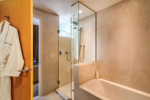 Habitación adaptada para personas con movilidad reducida - Cama grande del hotel Concorde New York