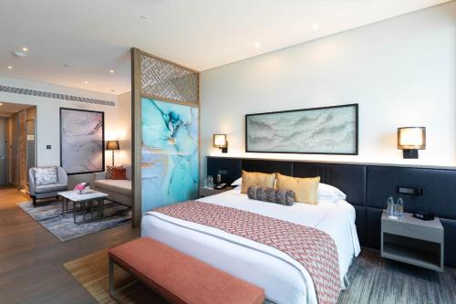 Suite Junior con vistas del hotel Taj Jumeirah Lakes Towers. Foto 2