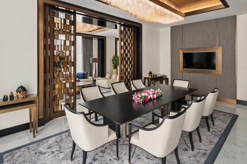 Suite Presidencial del hotel Taj Jumeirah Lakes Towers. Foto 4