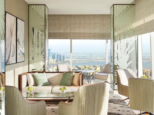HABITACIÓN CLUB DELUXE Acceso Club Millésime Camas Twin del hotel Sofitel Dubai The Obelisk