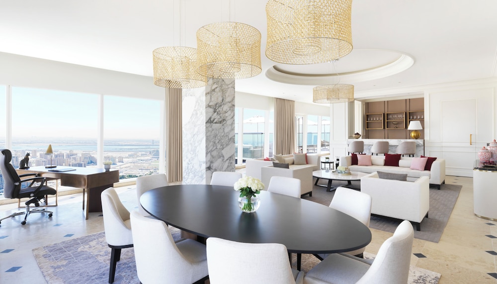 SUITE PRESIDENCIAL 2 Camas King Terraza Privada Servicio de Mayordomo del hotel Sofitel Dubai The Obelisk. Foto 3
