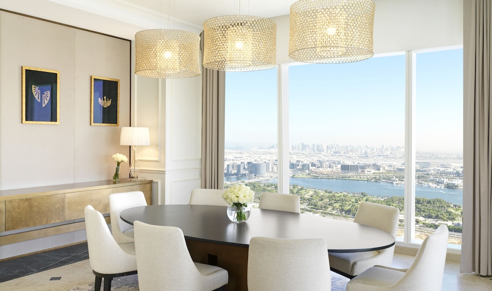 SUITE PRESIDENCIAL 2 Camas King Terraza Privada Servicio de Mayordomo del hotel Sofitel Dubai The Obelisk. Foto 6