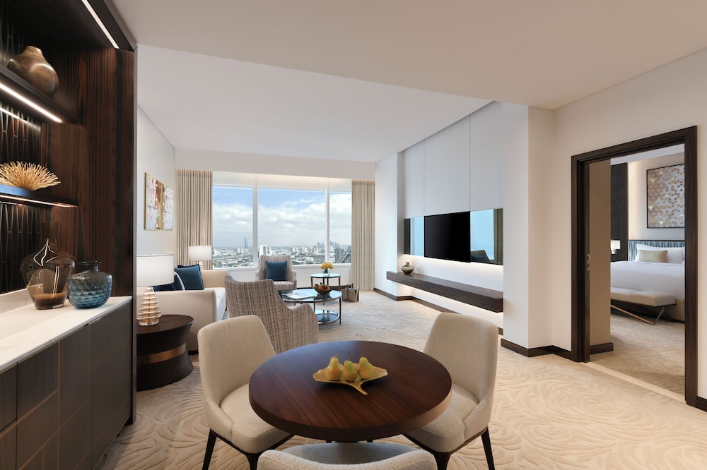 SUITE DE UN DORMITORIO Acceso Club Millésime 1 Cama King Servicio de Mayordomo del hotel Sofitel Dubai The Obelisk. Foto 8