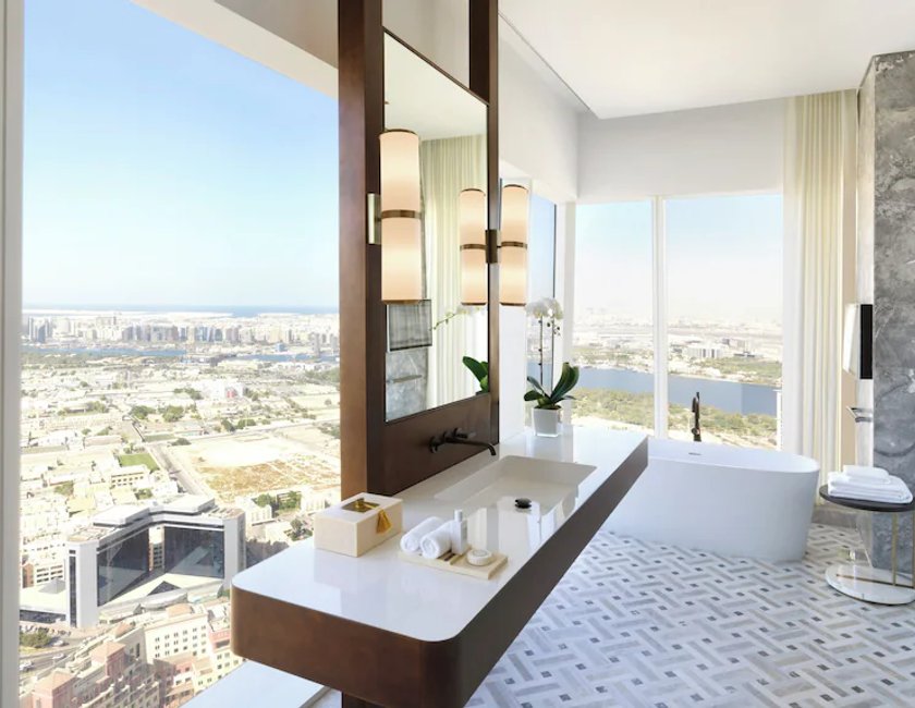 Suite 2 habitaciones Vista ciudad Club Planta Alta 2 Camas king del hotel Sofitel Dubai The Obelisk. Foto 13