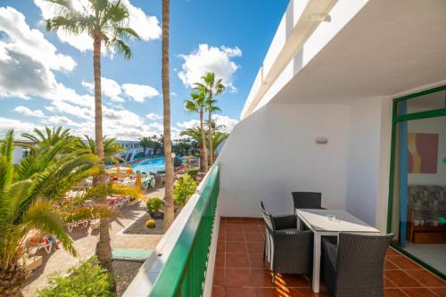 Apartamento con vistas a la piscina del hotel La Peñita